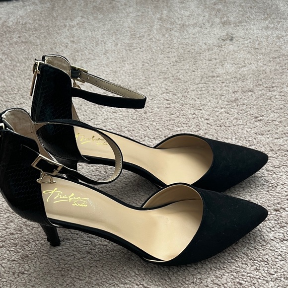 Elegant Black High Heels - Picture 4 of 8